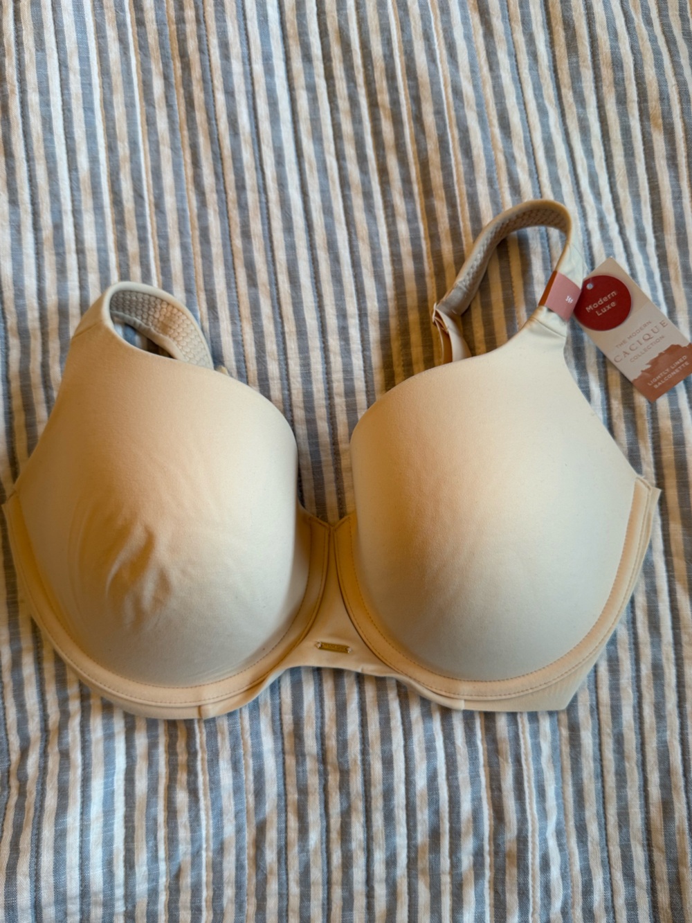 NWT Cacique Smooth T-Shirt Bra in Nude 36F